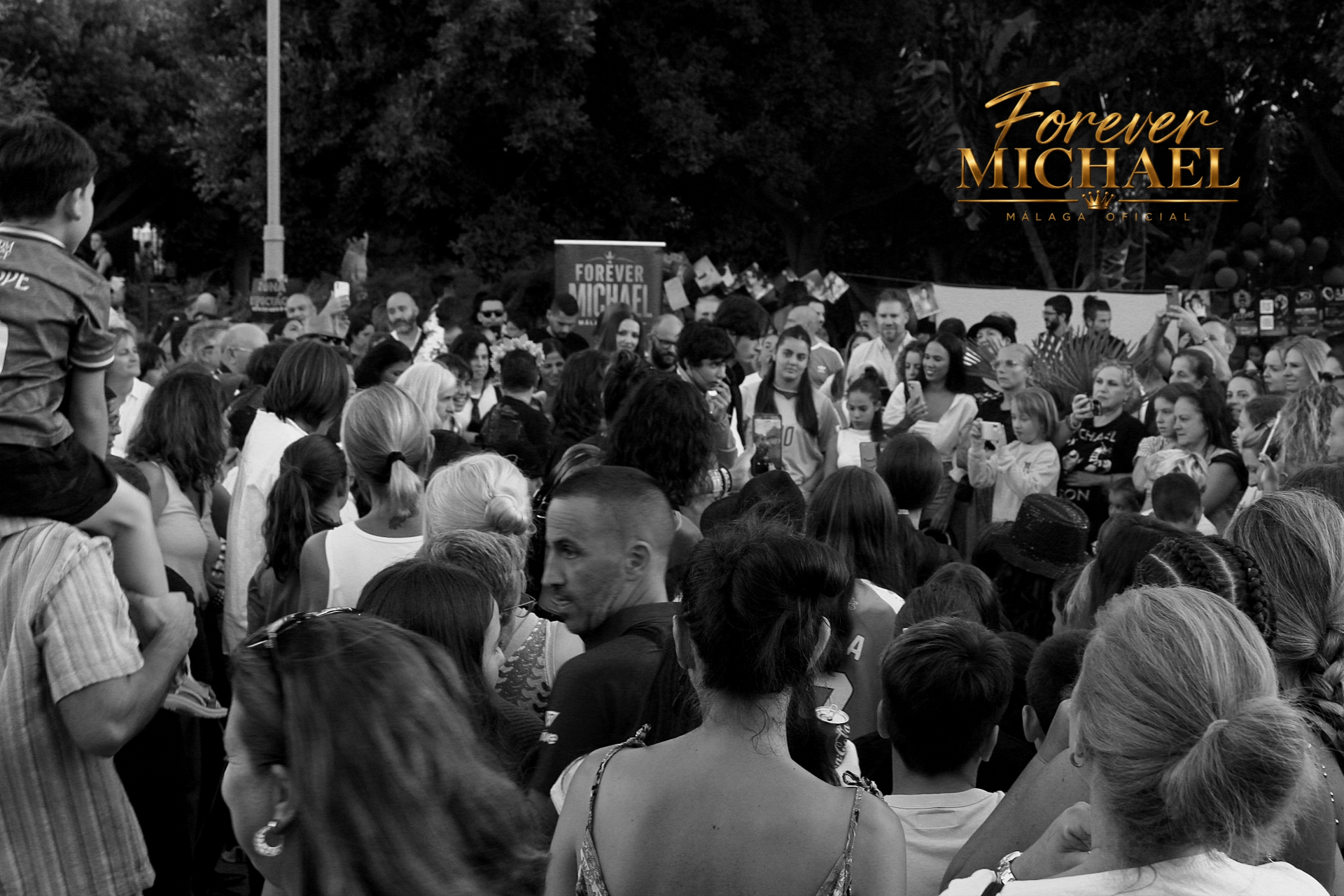 El publico reunido en Neverland Party